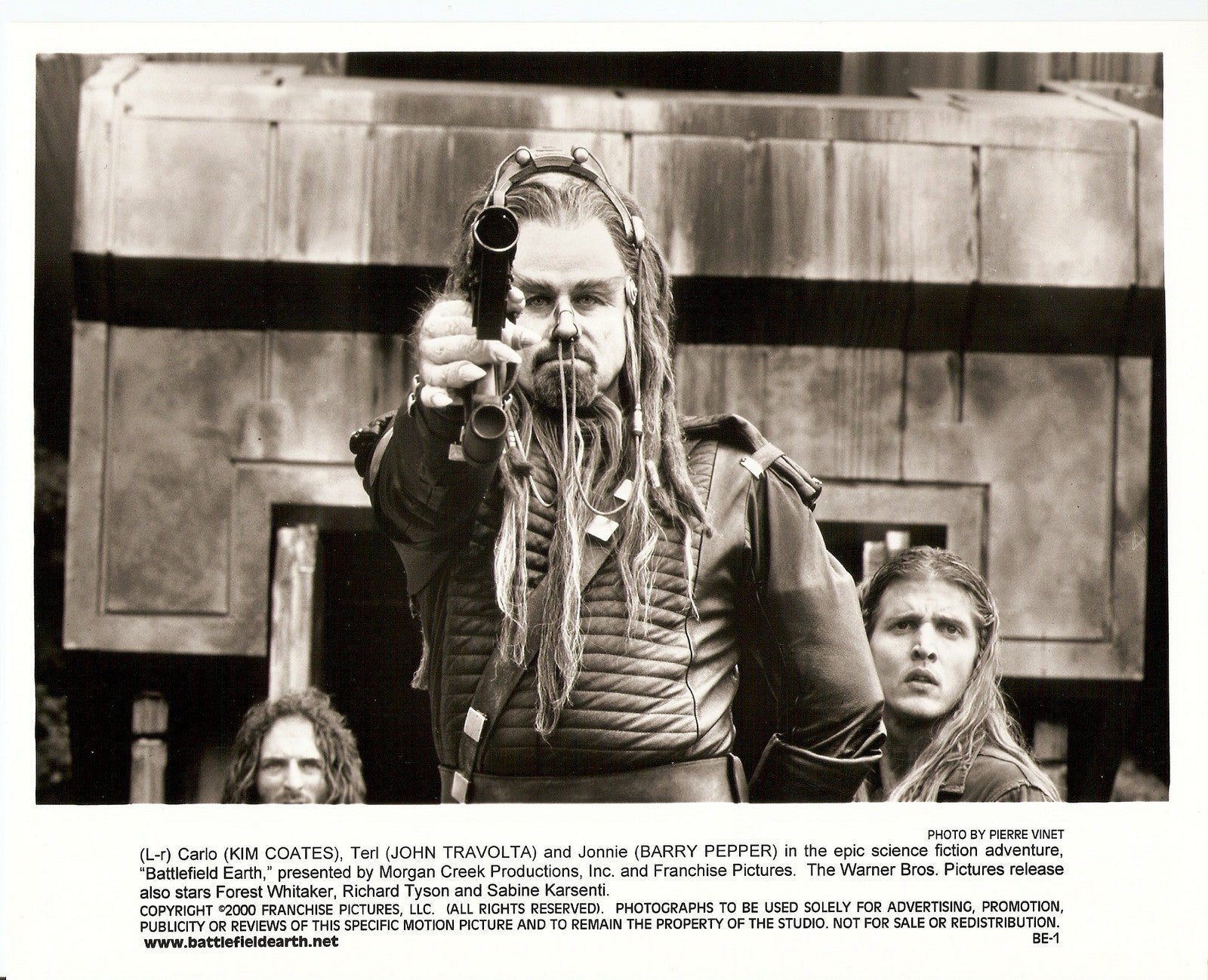 BATTLEFIELD EARTH - John Travolta & Barry Pepper - 2000 Original Still #BE-1